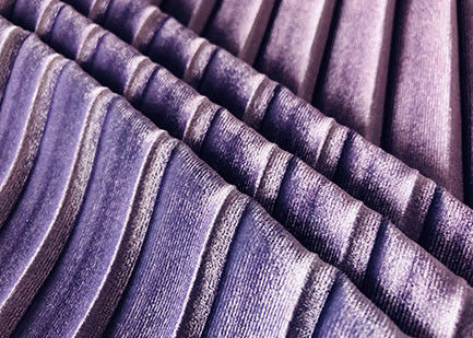 290GSM Purple Velvet Material 93% Polyester Warp Knitted Pleat For Lady'S Skirt Violet
